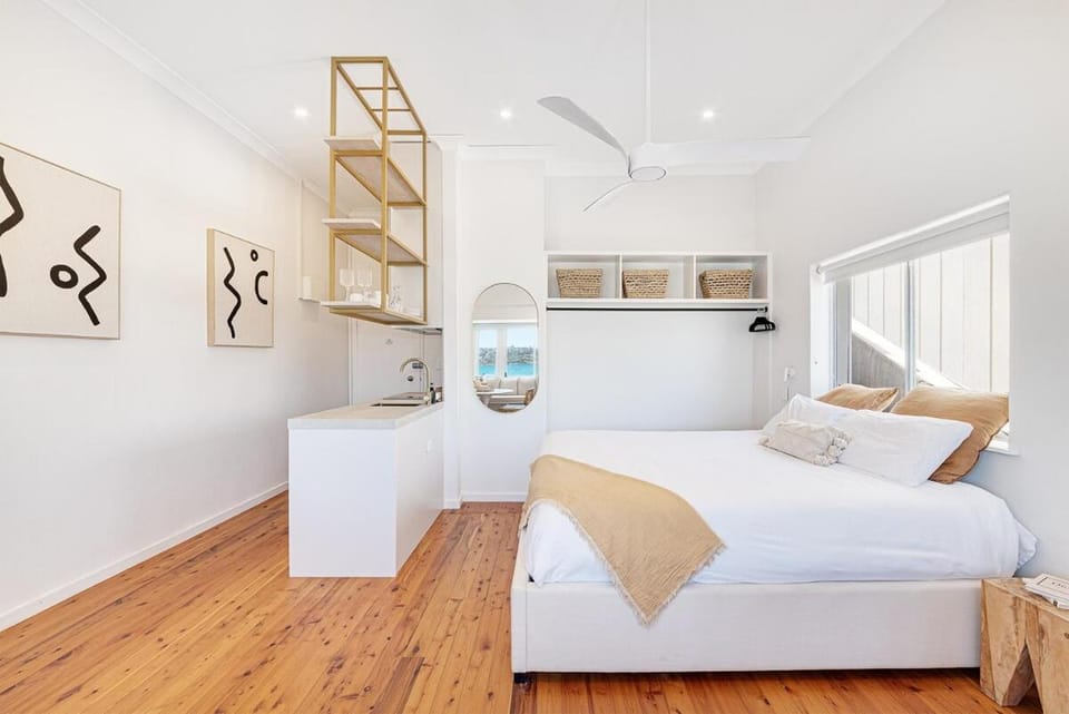 Dreamy Bondi The Sunrise Oceanview Studio Apartment in Sydney