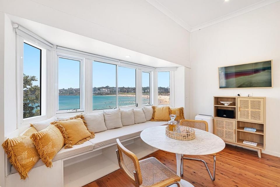 Dreamy Bondi The Sunrise Oceanview Studio Apartment in Sydney