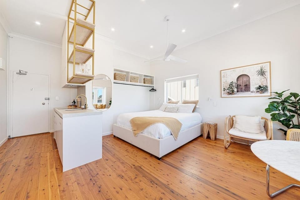 Dreamy Bondi The Sunrise Oceanview Studio Apartment in Sydney