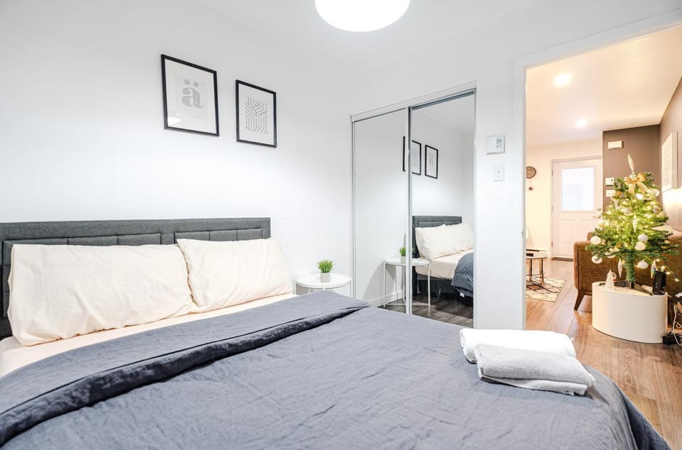 Griffintown Central 2BR Apartment in Montreal