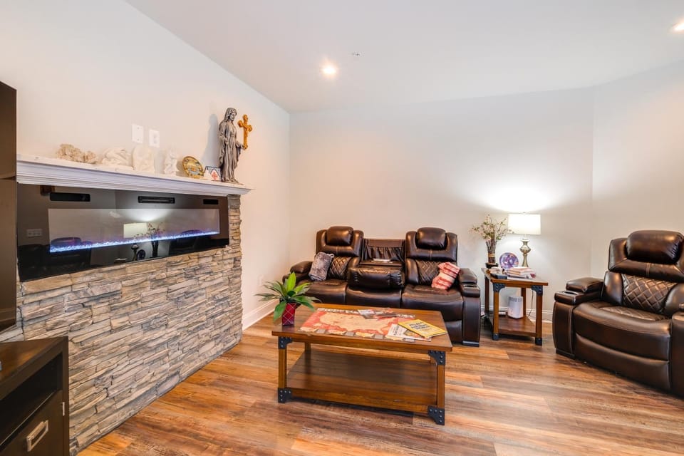 Quiet Family Home 5 Mi to Bowie Town Center! House in Bowie