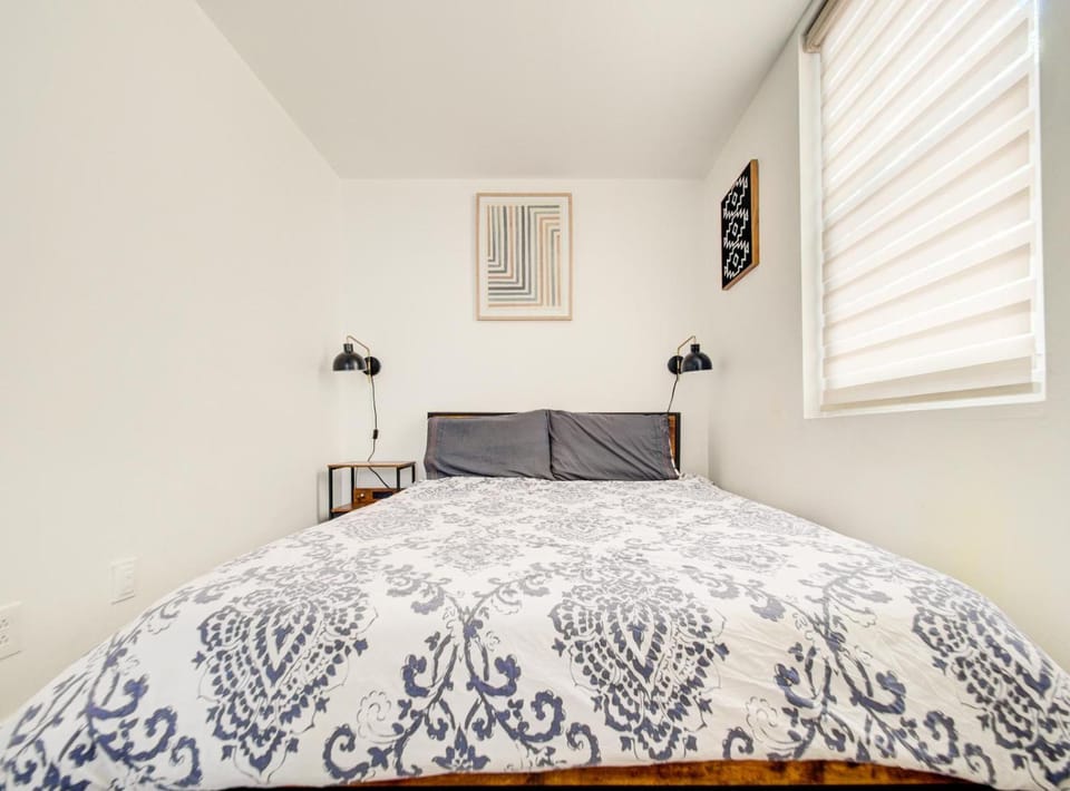 Griffintown Cozy Haven Apartment in Montreal