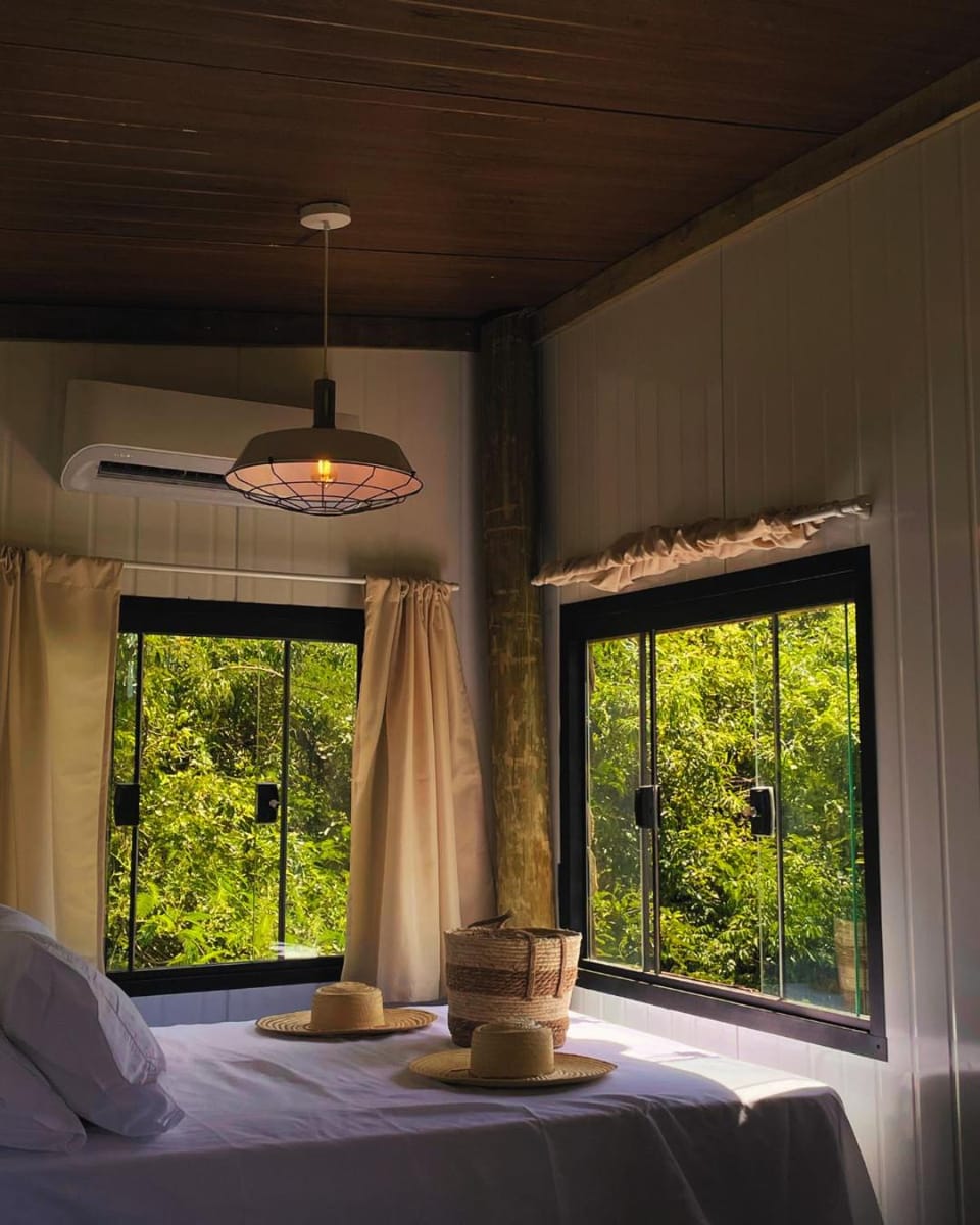 Bed, Natural landscape, Photo of the whole room, Bedroom