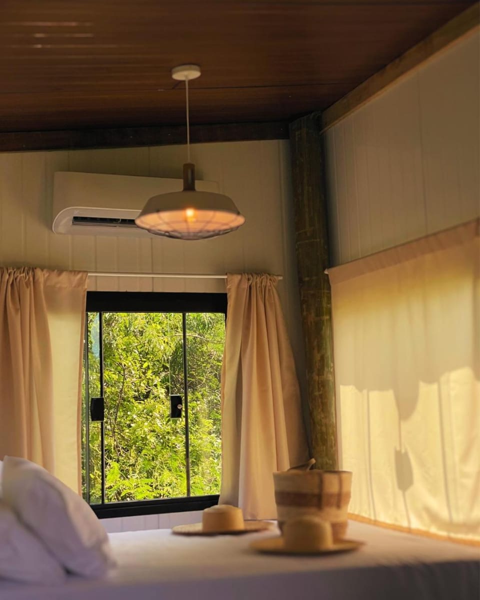 Bed, Bedroom, air conditioner