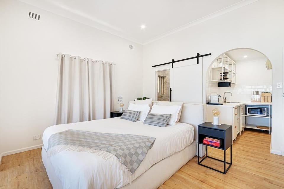 Dreamy Bondi The View Beachfront Studio Apartment in Sydney
