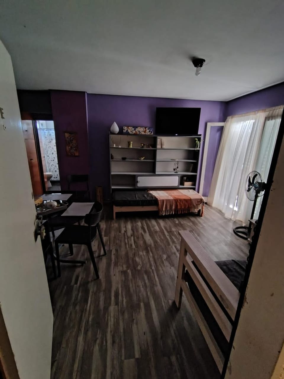 Bed, TV and multimedia, Living room, Lobby or reception, Photo of the whole room