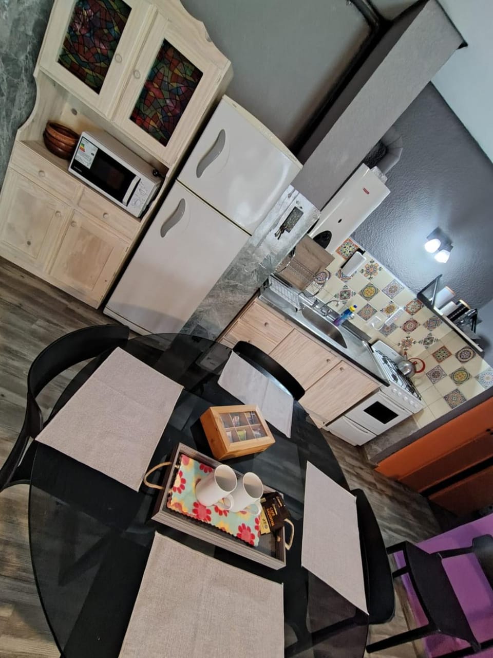 Kitchen or kitchenette, Dining area, oven