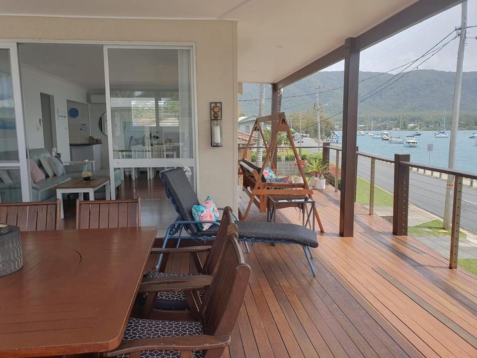 Sensational Waterfront Apartment Apartment in North Haven
