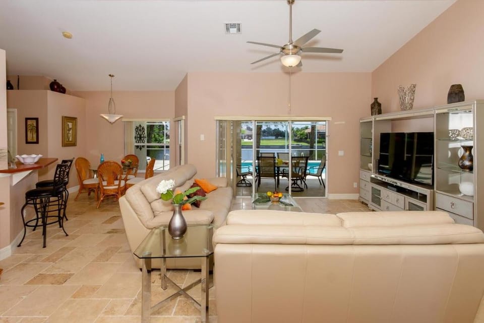 Alecia Villa in Cape Coral