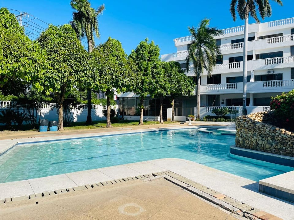 Swimming pool, Swimming pool