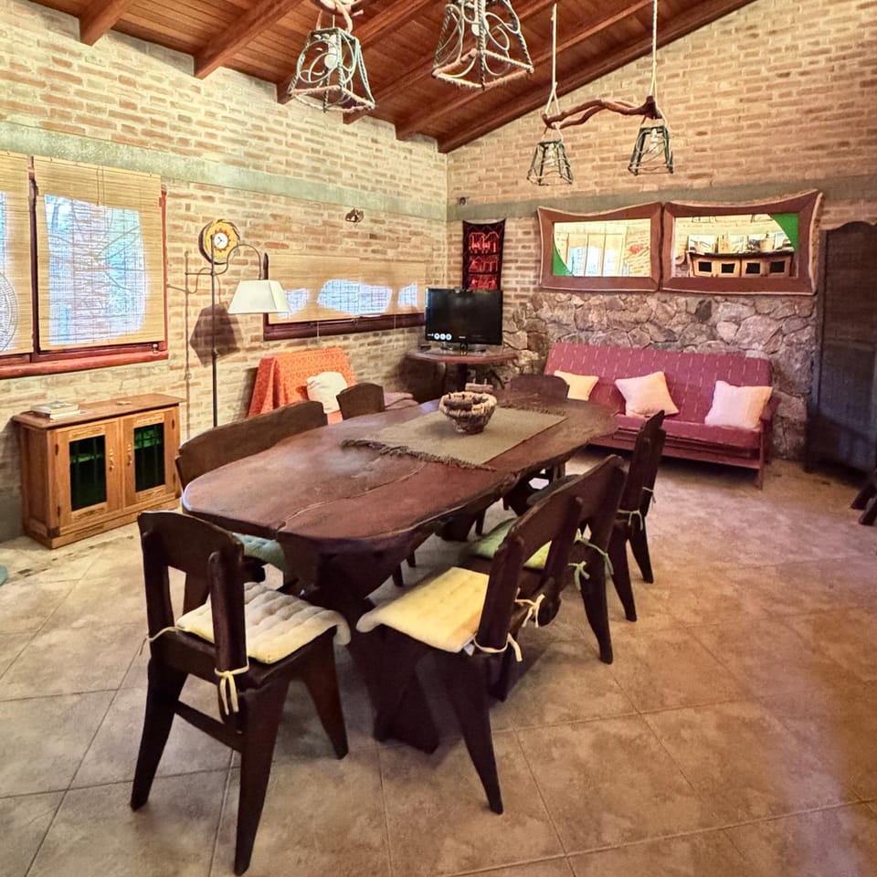 Communal lounge/ TV room, TV and multimedia, Dining area
