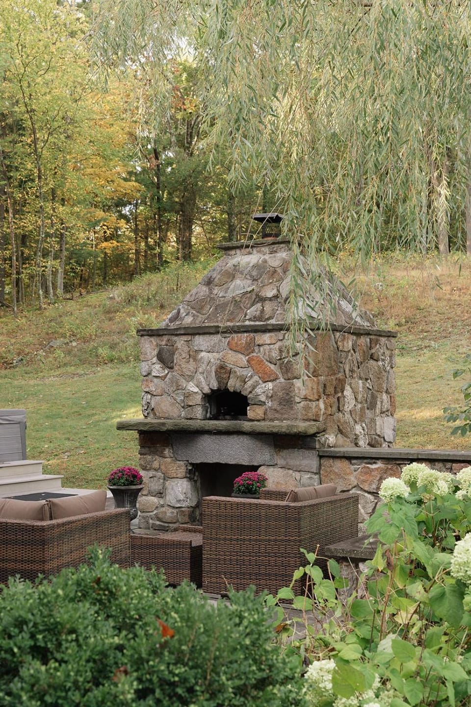 Secluded escape with hot tub, pizza oven, fireplace House in Taghkanic