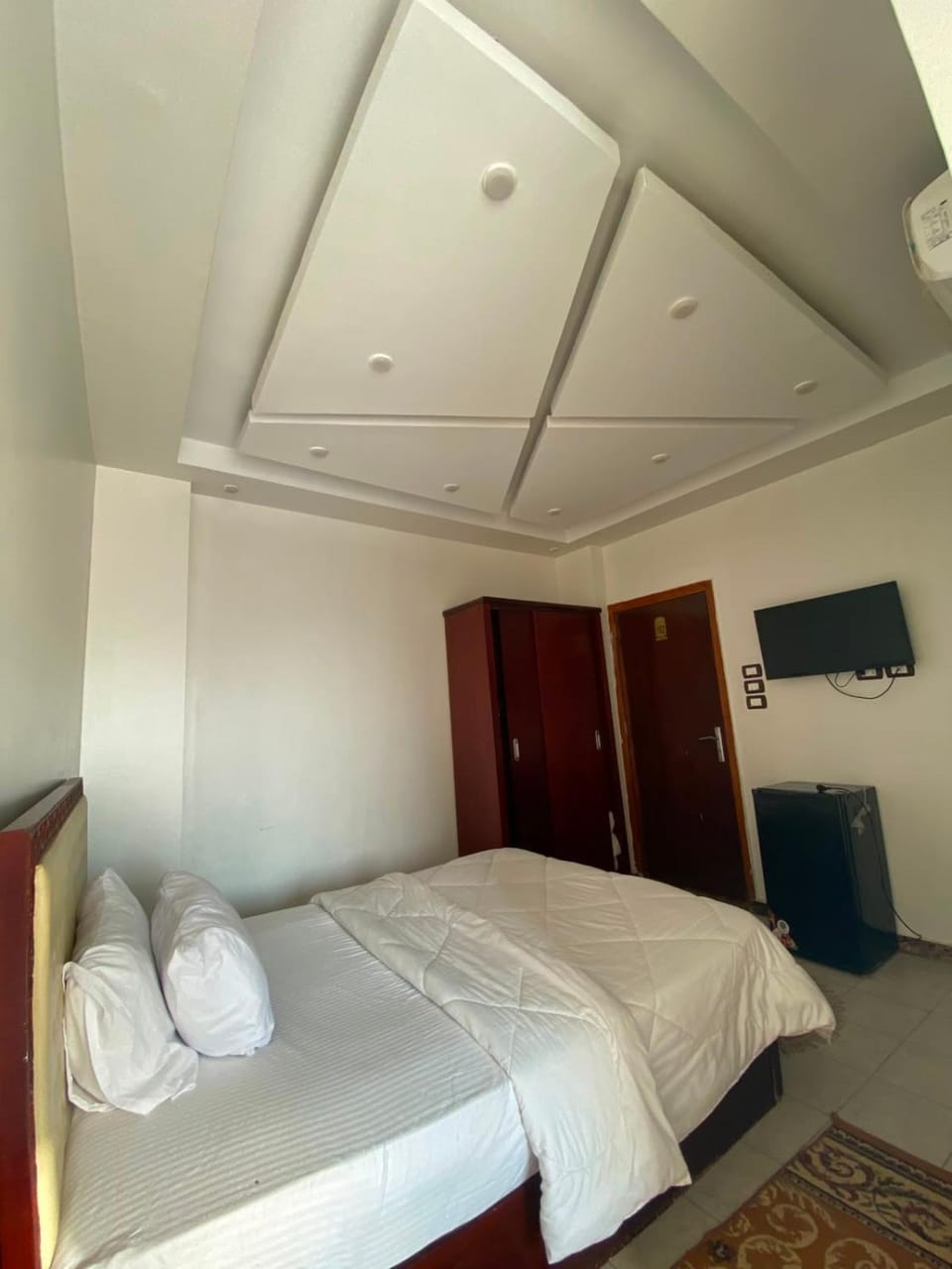 Bed, Bedroom, Area and facilities