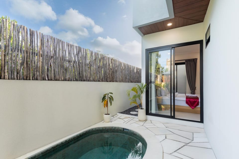 Pool view, Swimming pool