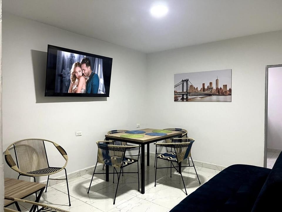 Communal lounge/ TV room, Living room, Dining area