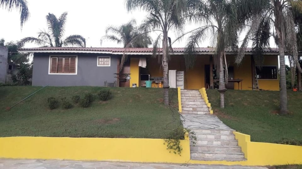 Chácara com 3 dormitórios House in Louveira
