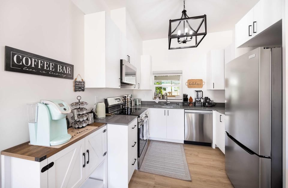 2025 Built Single-Level 2BR Serene Home with 2 AC House in Seattle