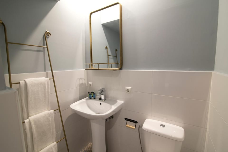 Bathroom, Decorative detail
