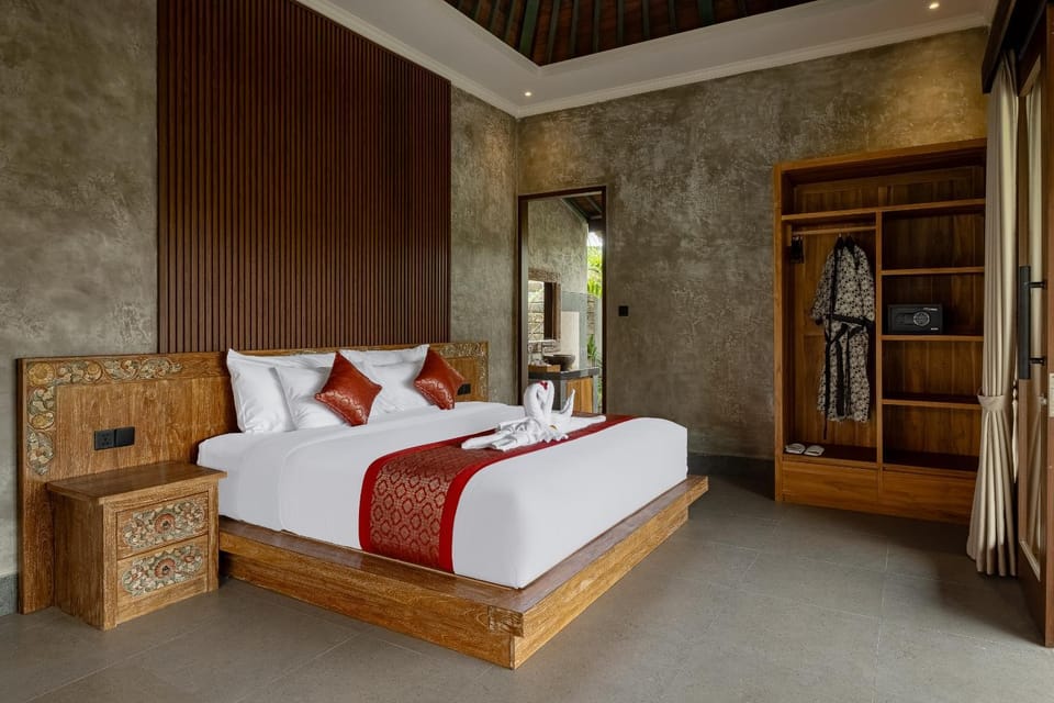Bed, Photo of the whole room, Bedroom, towels, wardrobe