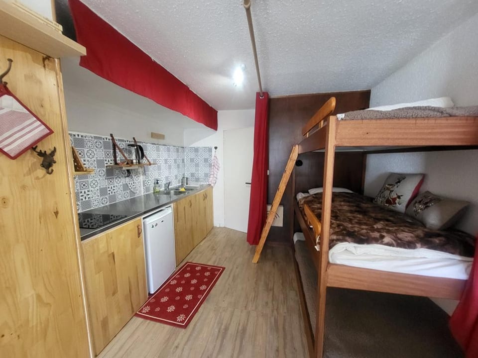 Charmant studio à Montgenèvre, proche centre, balcon ensoleillé - FR-1-266-255 Apartment in Montgenèvre