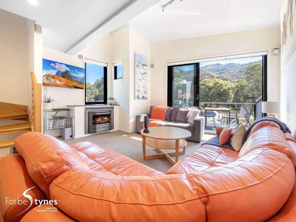 Natural landscape, Living room, Seating area