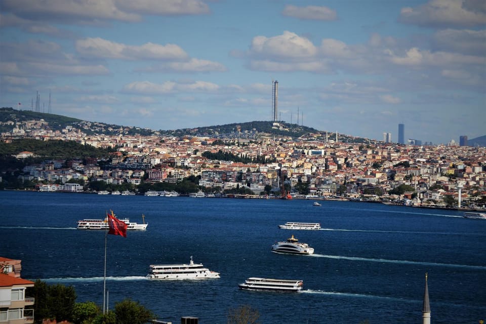 View (from property/room), City view, Landmark view, Mountain view, Sea view