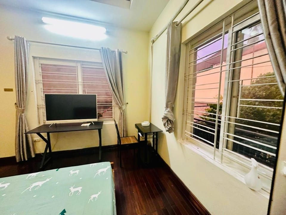 Viet stay - Nghi Tam - Near West Lake Apartment in Hanoi