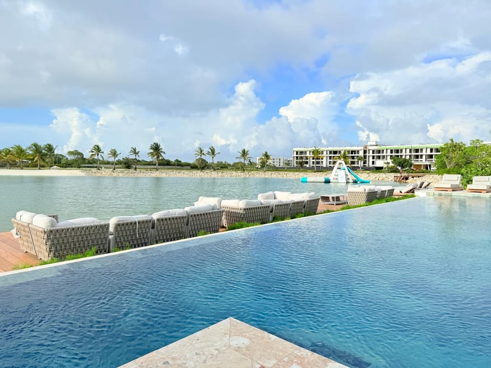 Day, Swimming pool