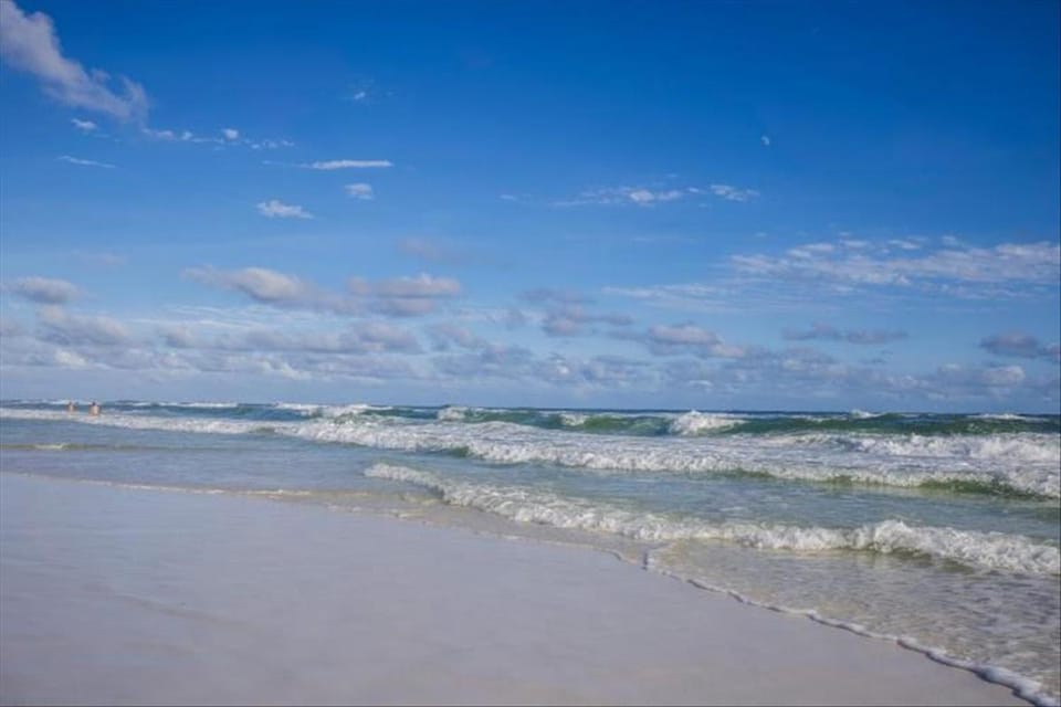 Beach Apt with Fire pit, boat parking and Grill Apartment in Pensacola Beach