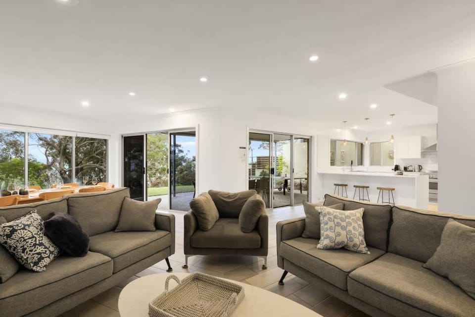 Osprey at Nelson Bay House in Nelson Bay