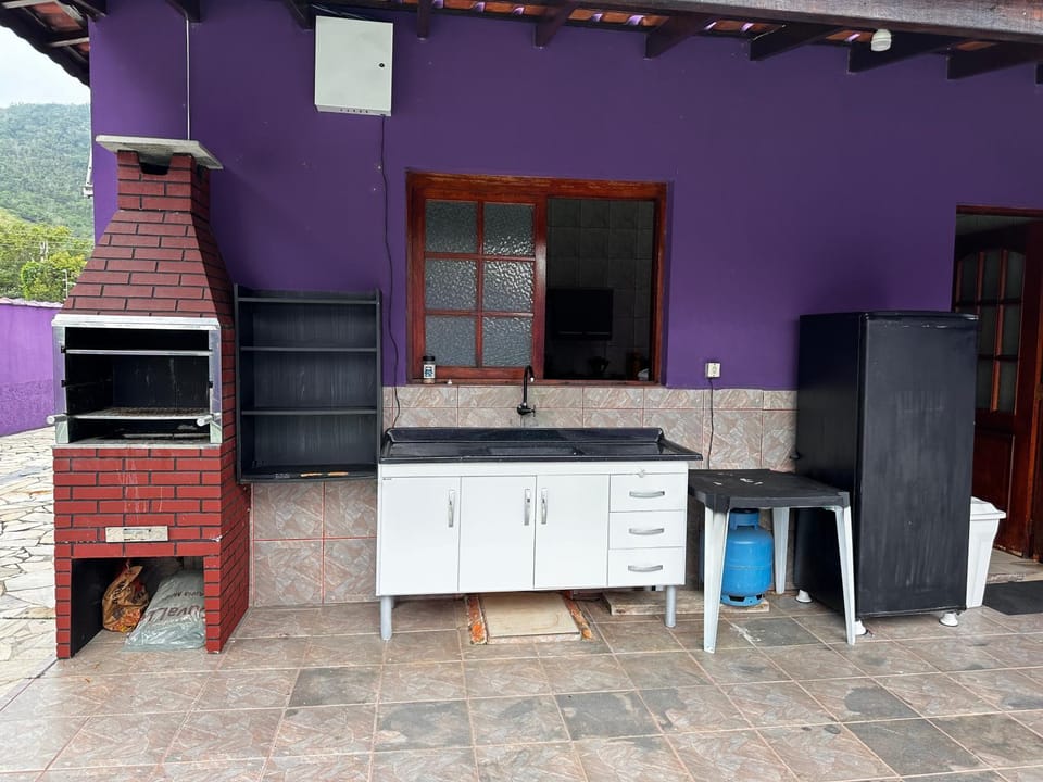 Roxo Refúgio House in São Sebastião