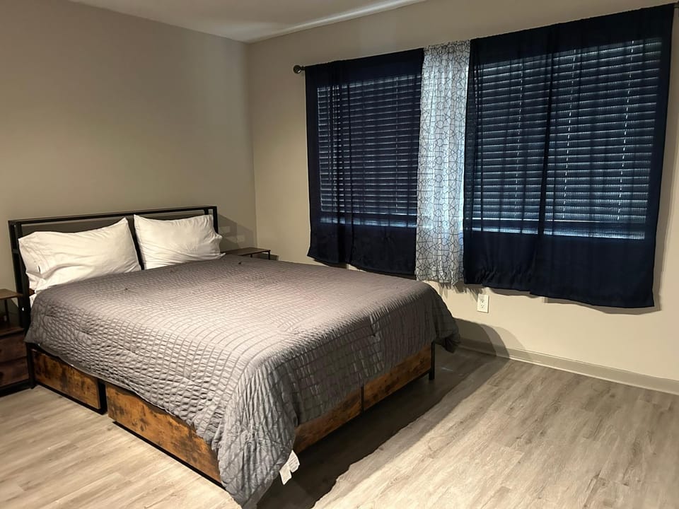 Modern 2 BR APT, Near Hospital & UAB, WiFi Apartment in Birmingham