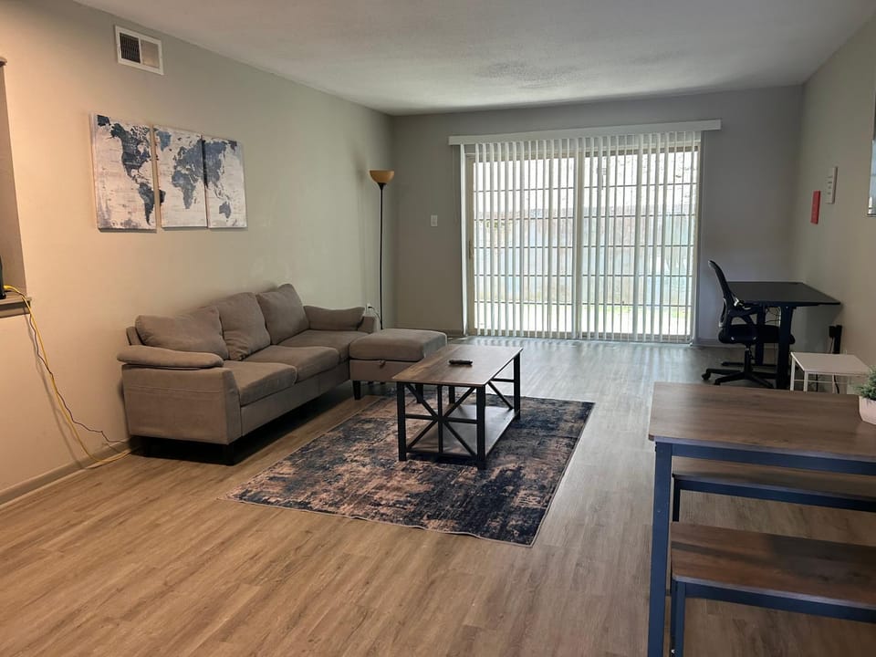 Modern 2 BR APT, Near Hospital & UAB, WiFi Apartment in Birmingham