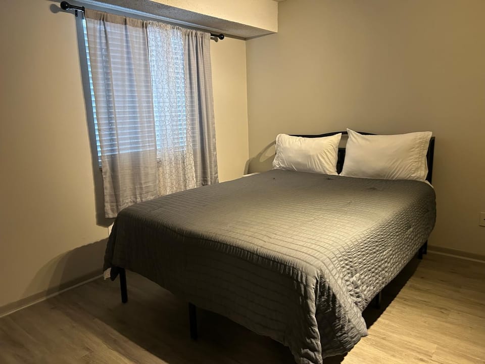 Modern 2 BR APT, Near Hospital & UAB, WiFi Apartment in Birmingham