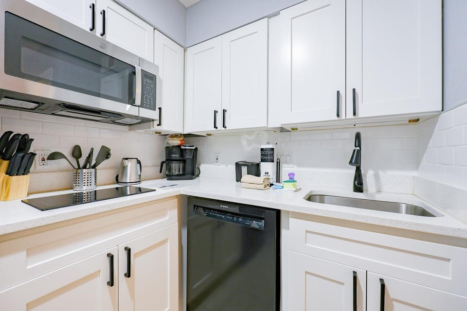 Kitchen or kitchenette, kitchen
