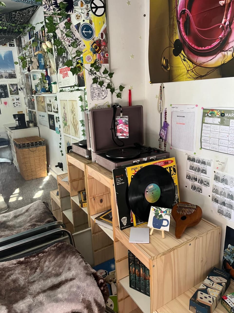 Cozy Artistic Teen Room, Fun & Full of Personality Vacation rental in Sierra Nevada