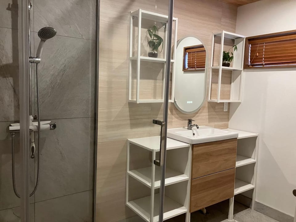 Shower, Bathroom