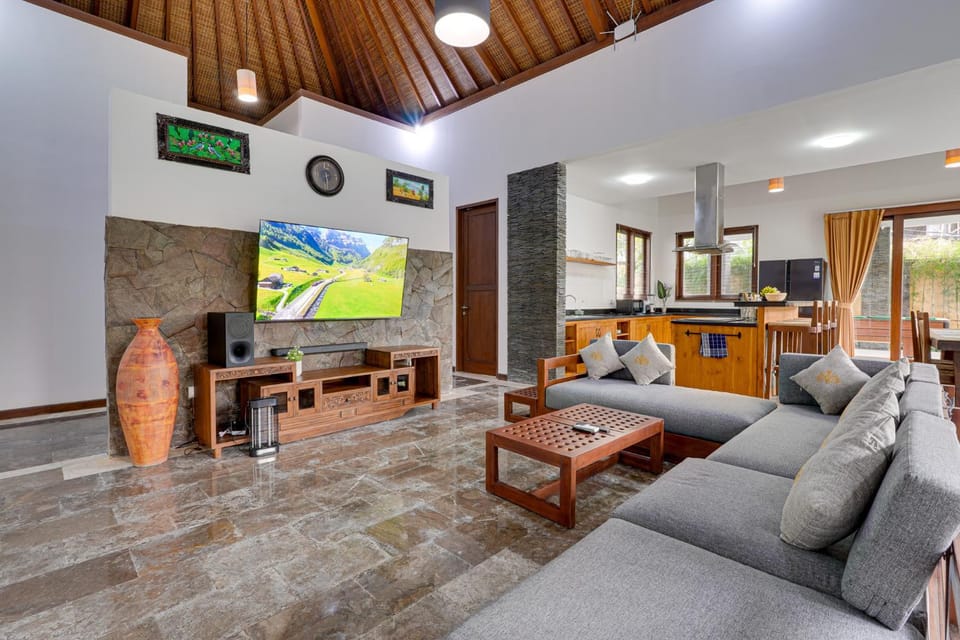 Communal lounge/ TV room, TV and multimedia, Living room, Seating area