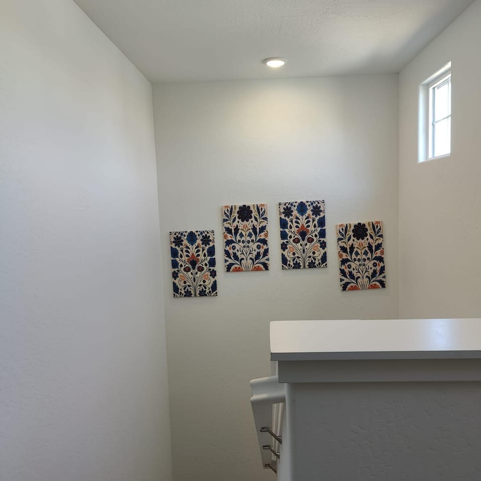 The Orchid house !! Your home away from home Gateway to Yosemite & UC Merced this for a Room Vacation rental in Merced