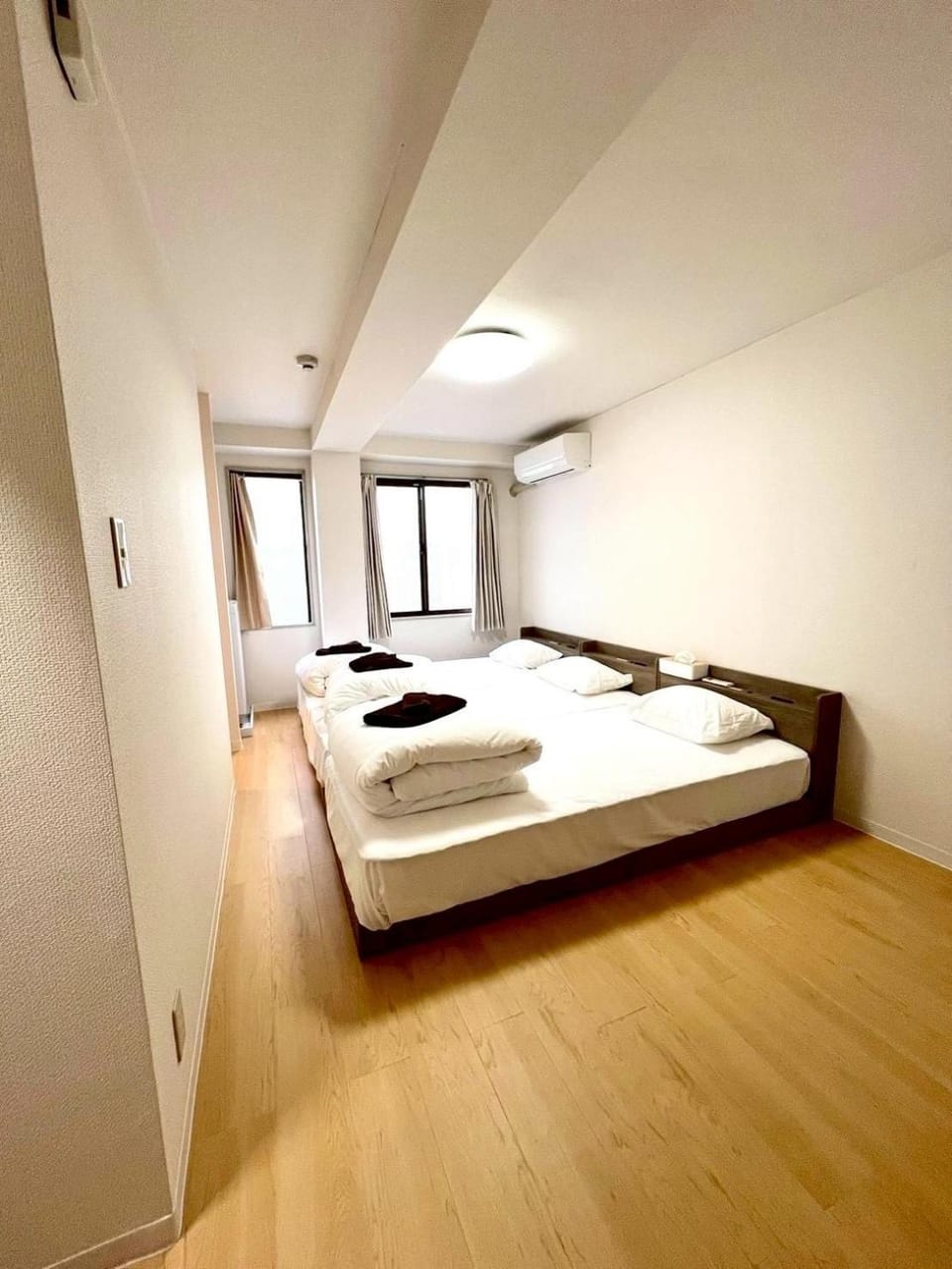 Bed, Photo of the whole room