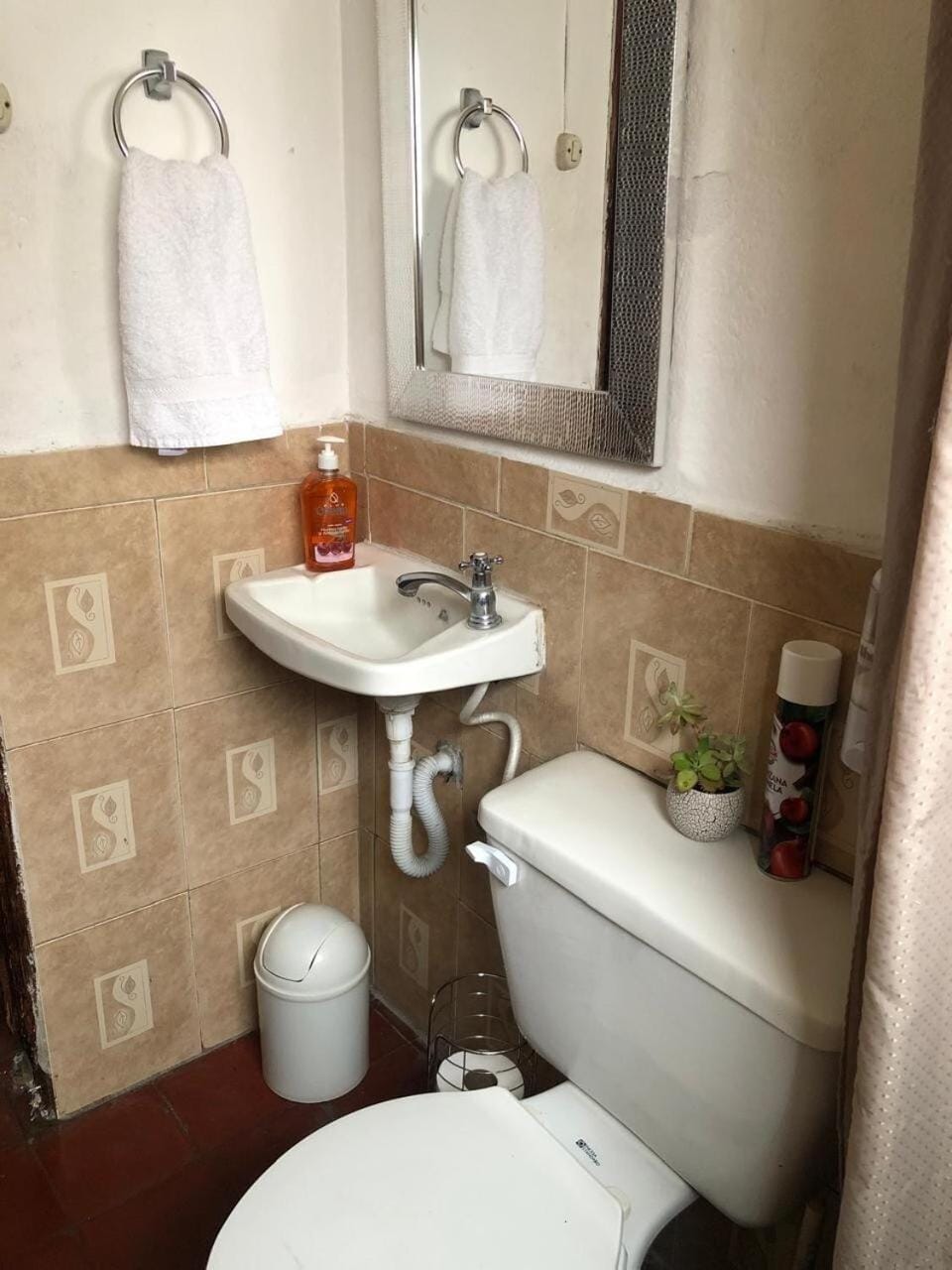 Alojamiento entero Casco Urbano Parqueo privado Oasis de paz 1400 m del Arco Apartment in Antigua Guatemala