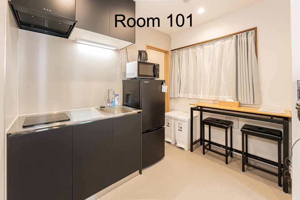 Dining area, kitchen