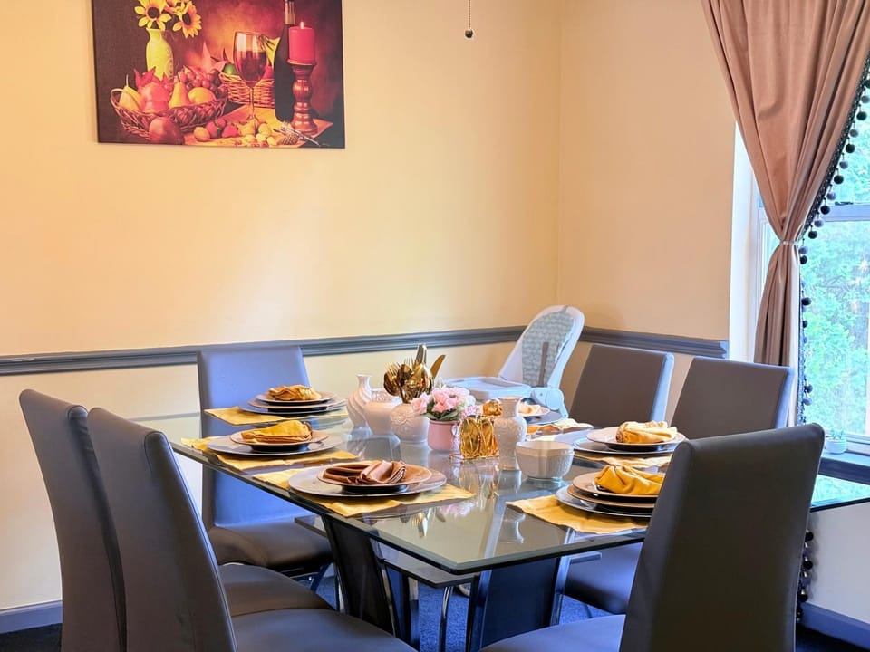 Large 3BR Home for Families and Work Stays With Fast WIFI House in Norcross
