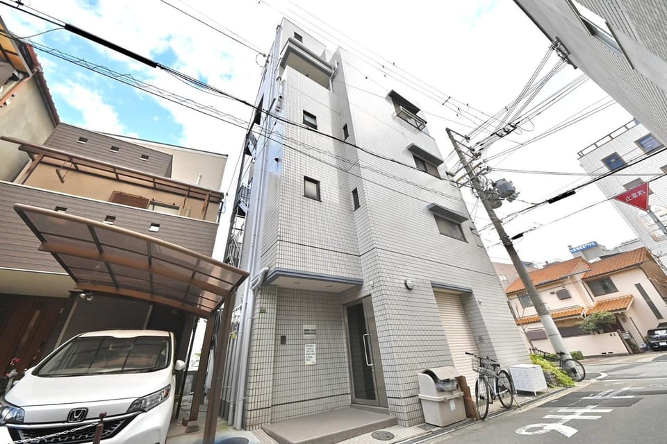 Property building, Day
