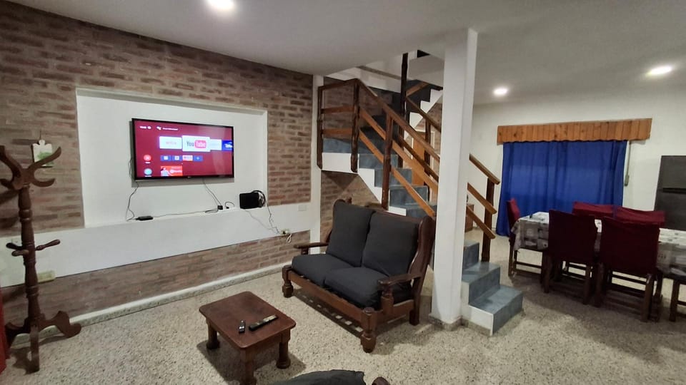Communal lounge/ TV room, TV and multimedia, Living room, Seating area, Evening entertainment