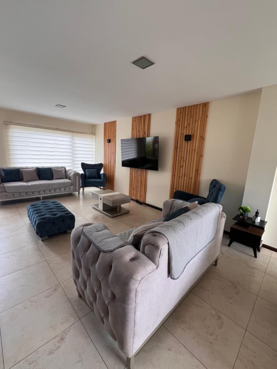 Communal lounge/ TV room