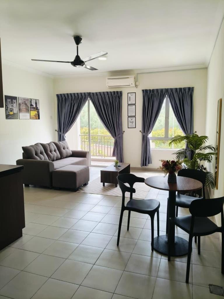 Desaru Beach Resort Luxury Suite B2 3Pax Apartment in Johor