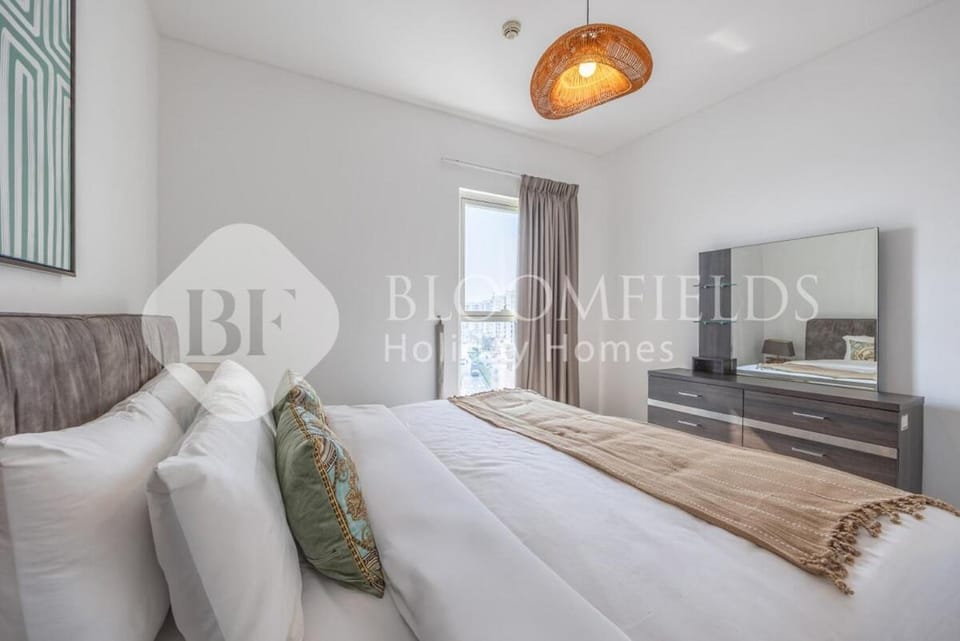 Bloomfields Unique 1BR Water's Edge Apartment in Abu Dhabi