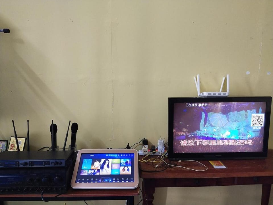 Village House With River View And Karaoke 8 to10 Pax House in Selangor, Malaysia