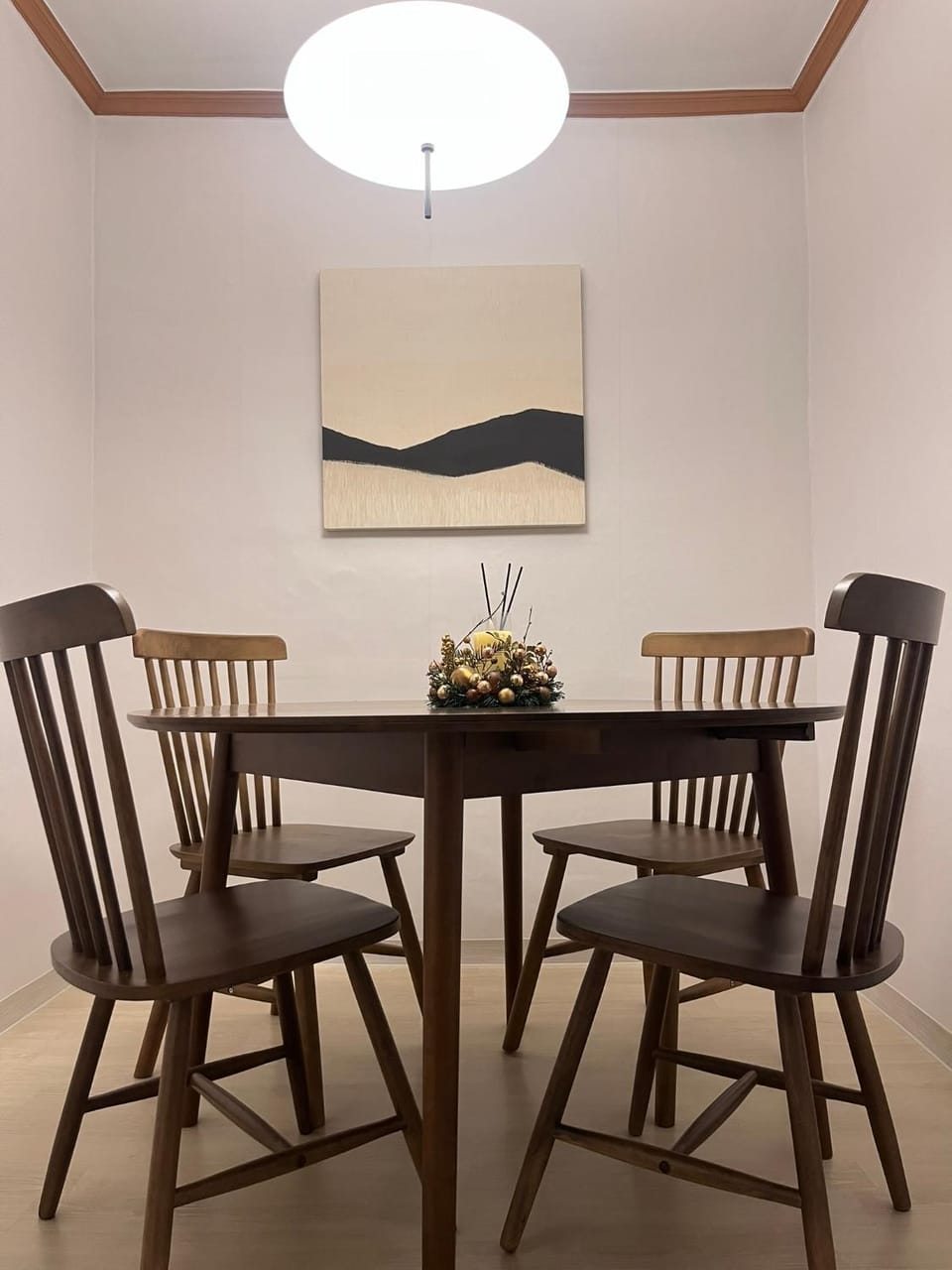 Seating area, Dining area
